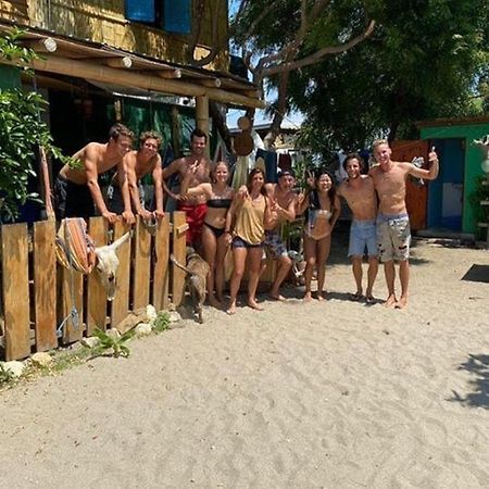 Hostal Puerto Engabao "El Surf Shelter" Exterior photo