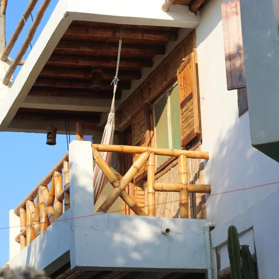 Hostal Puerto Engabao "El Surf Shelter" Exterior photo