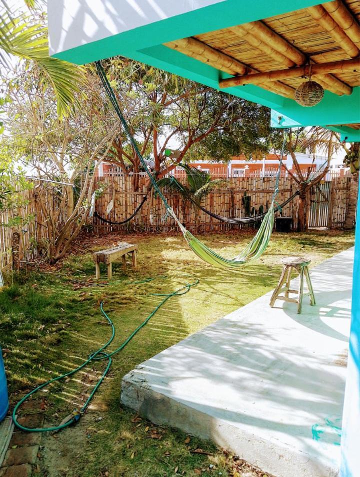 Hostal Puerto Engabao "El Surf Shelter" Exterior photo