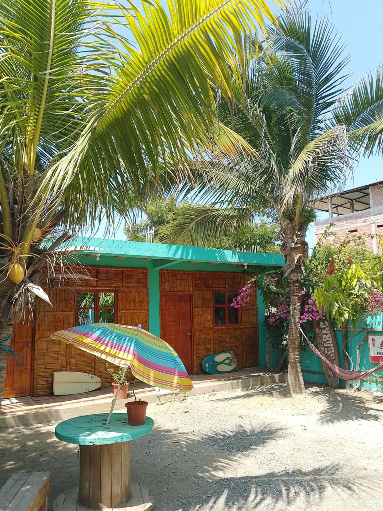 Hostal Puerto Engabao "El Surf Shelter" Exterior photo