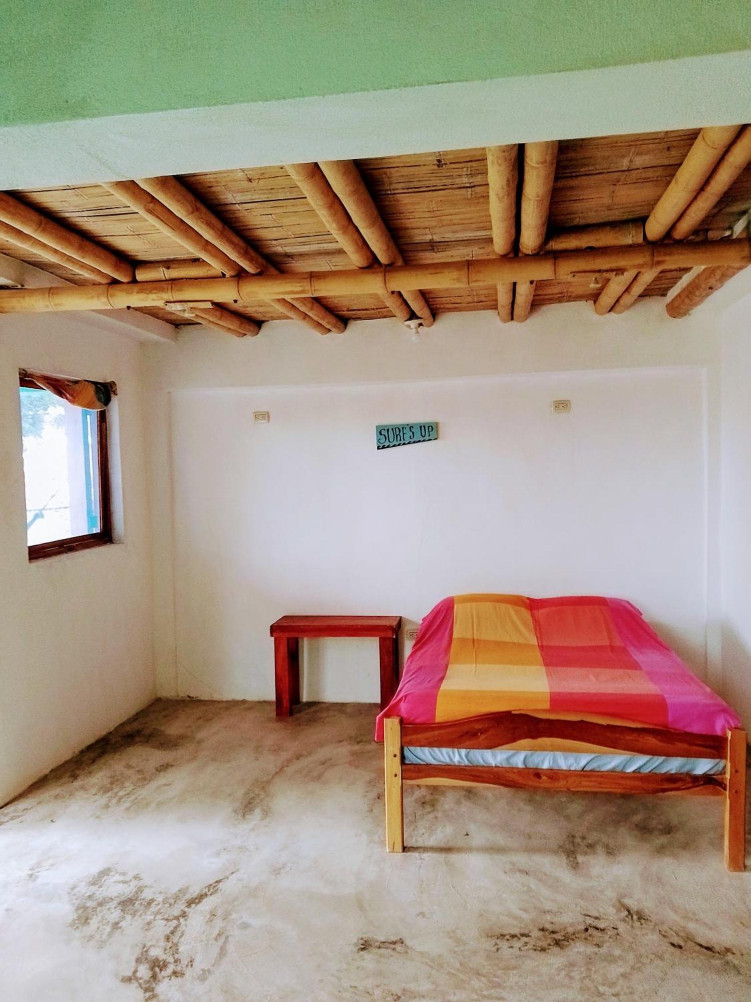 Hostal Puerto Engabao "El Surf Shelter" Exterior photo