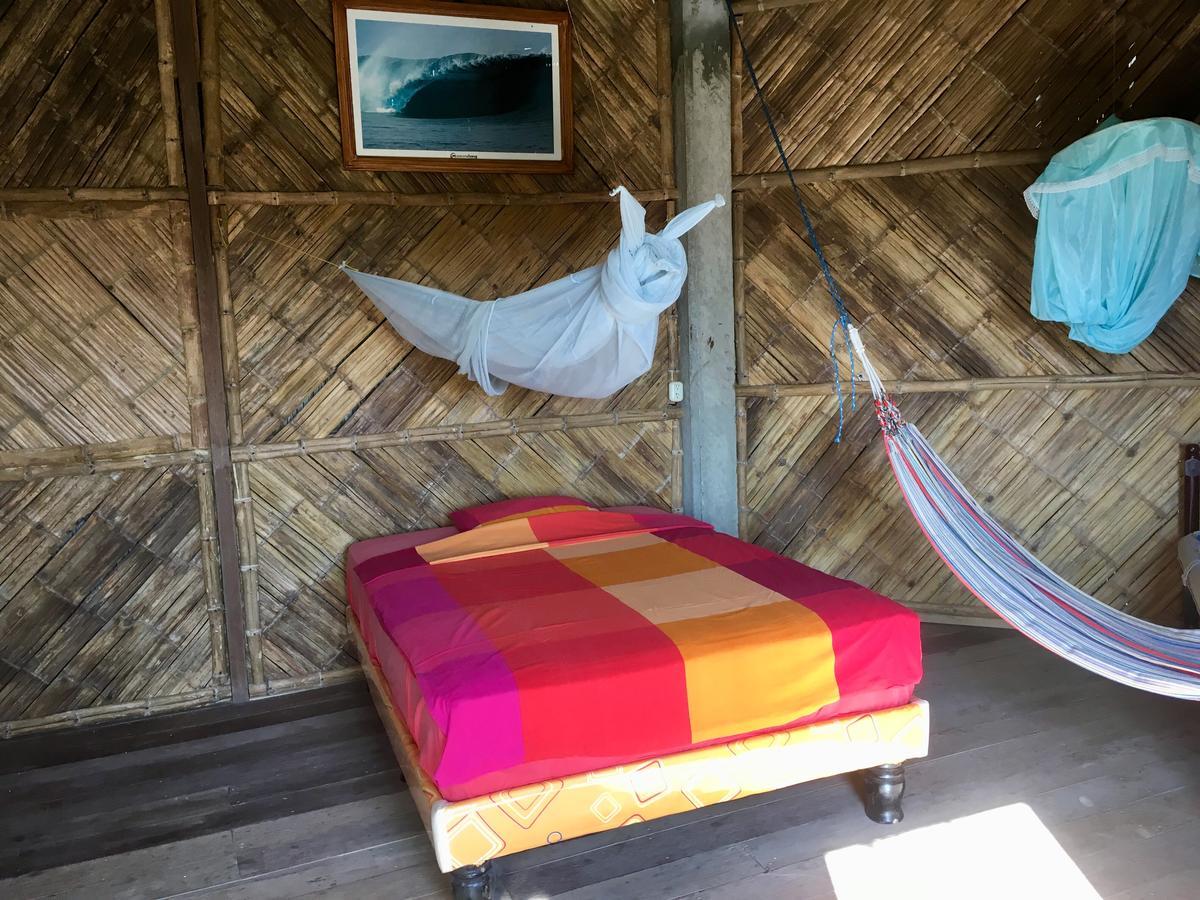Hostal Puerto Engabao "El Surf Shelter" Exterior photo