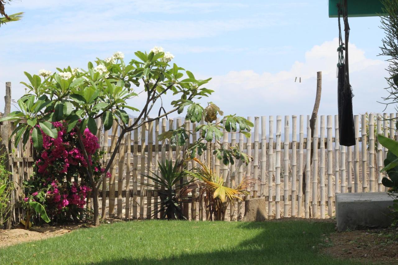 Hostal Puerto Engabao "El Surf Shelter" Exterior photo