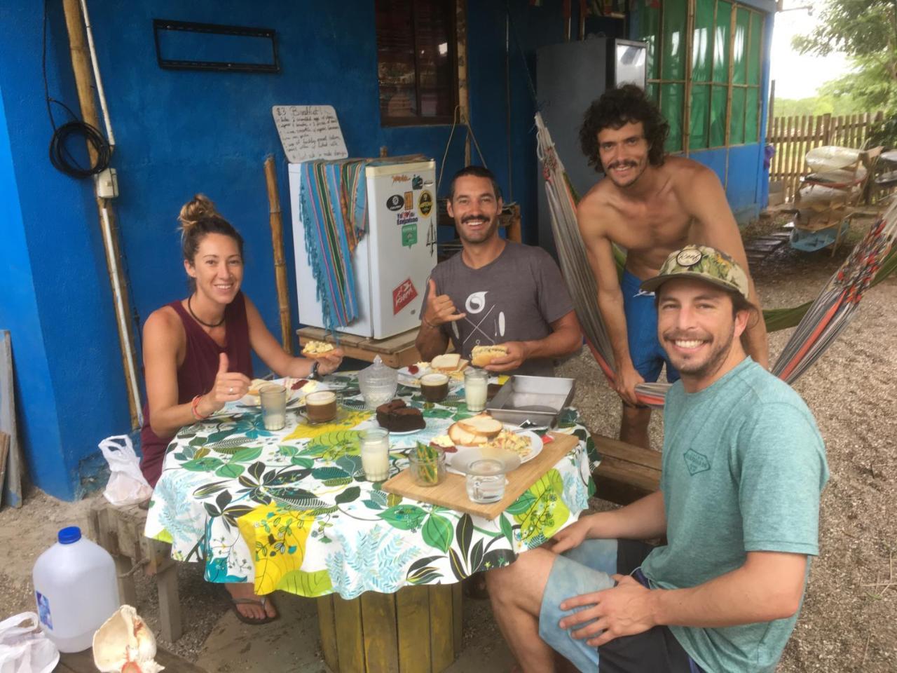 Hostal Puerto Engabao "El Surf Shelter" Exterior photo