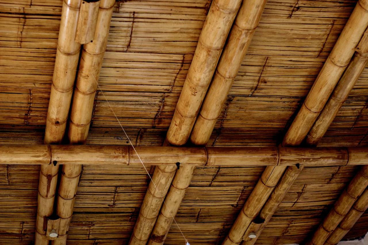 Hostal Puerto Engabao "El Surf Shelter" Exterior photo
